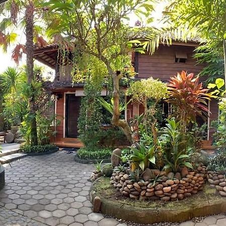The Arya Guest House Гилиманук Экстерьер фото