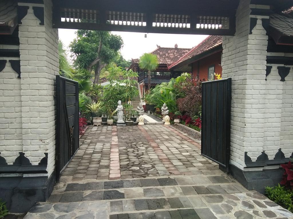 The Arya Guest House Гилиманук Экстерьер фото